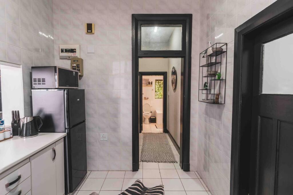 Cozy One-Bedroom In The Heart Of Sea Point Città del Capo Esterno foto