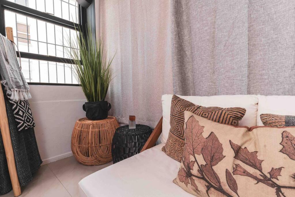 Cozy One-Bedroom In The Heart Of Sea Point Città del Capo Esterno foto